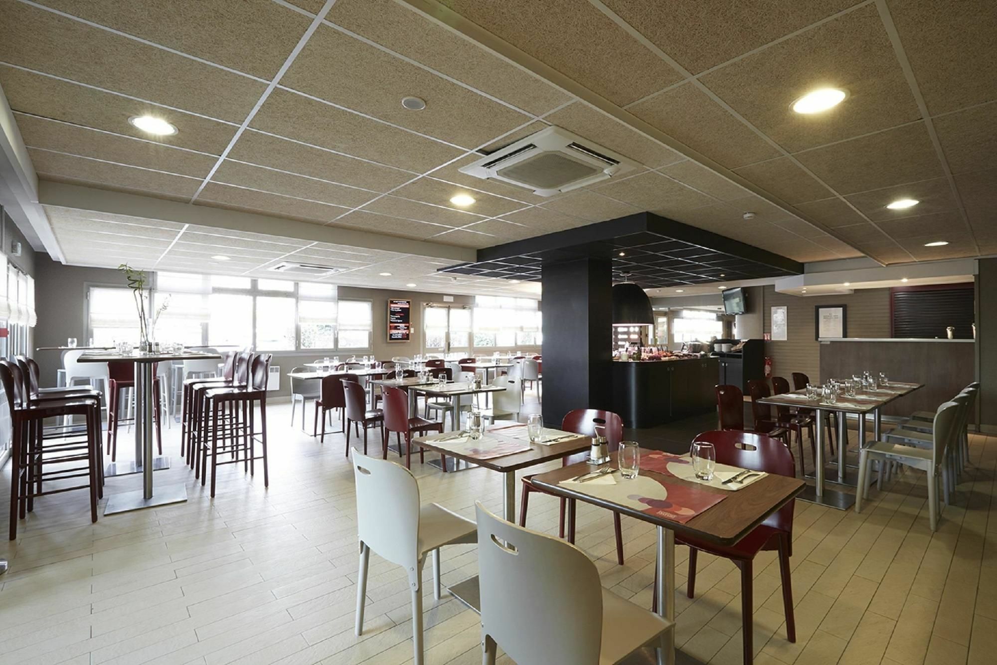 Kyriad Le Blanc-Mesnil Exterior foto